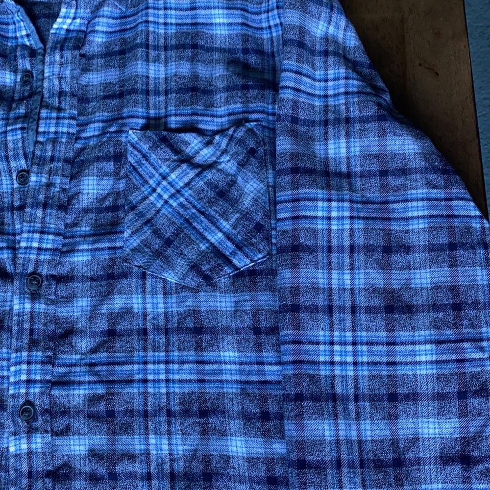 Men’s Flannel - Picture 3 of 3